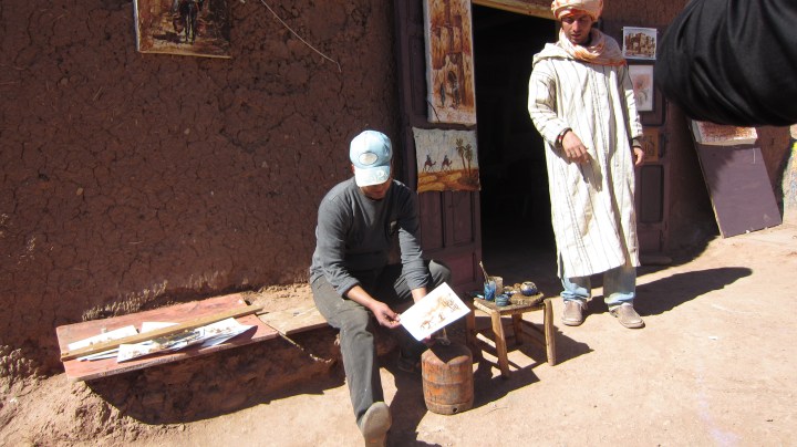 Painting with saffron and tea, which is then heated up to create the pictures.