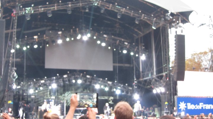 That is Blondie up on the stage there, although you may just have to take my word for it.  Would I lie to you?  Got pretty crowded in there.