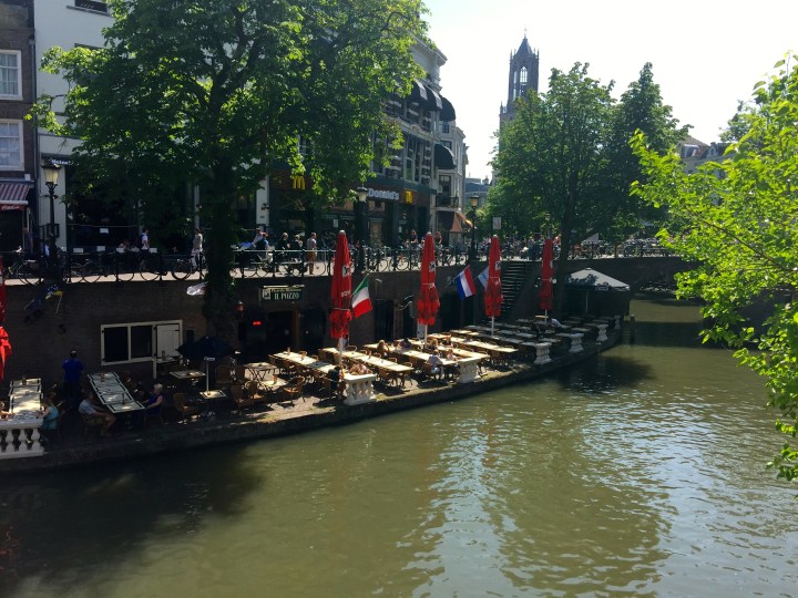 Not for the first time in the Netherlands, I looked around and thought what a great place to live: 'I could get a bike and cycle everywhere'